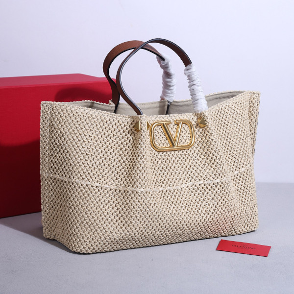VALENTINO MEDIUM STRAW SUMMER TOTE