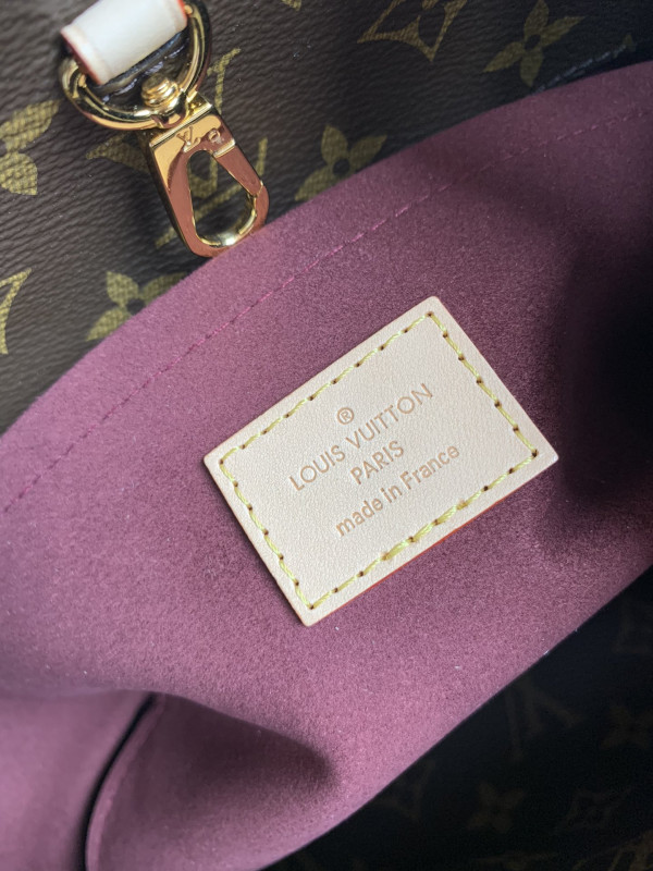 l0*is V*t0n montaigne mm