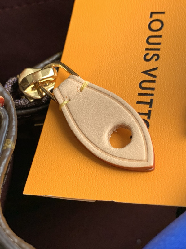 l0*is V*t0n montaigne bb