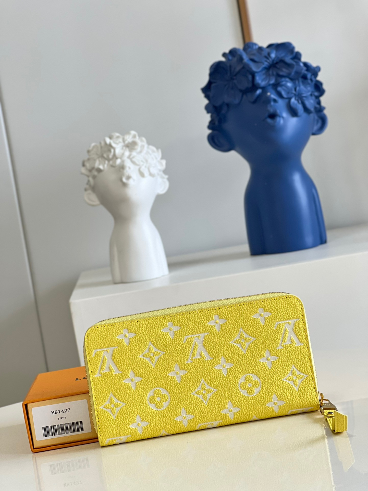 l0*is V*t0n zippy wallet