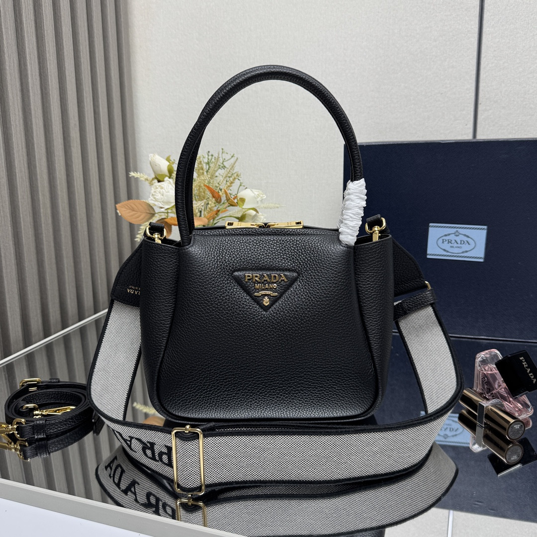 Pra*a small leather bag - 23*21*10cm